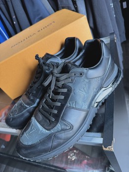 Louis Vuitton RunAway Black Sneaker 10.5 LV • Pre-Owned [2627] - view 2