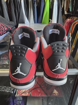Air Jordan 4 Retro Toro Bravo (2026) • Pre-Owned [5373] - view 4