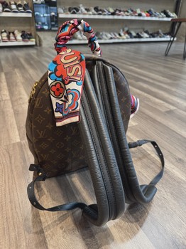 Louis Vuitton Backpack • Pre-Owned [9869] - view 3
