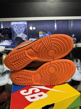 Nike SB Dunk Low Concepts Orange Lobster • Pre-Owned [6615] - view 2
