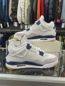 Air Jordan 4 Retro SB Navy • Pre-Owned [2316] - view 2
