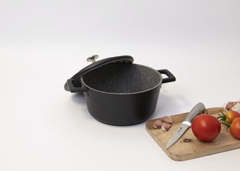 MASTERCLASS NON STICK CASSEROLE - 20CM/2.5 LITRE - MATT BLACK