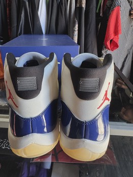 Air Jordan 11 Retro Rare Air • Pre-Owned [9797] - view 4