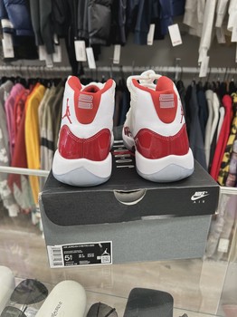 Air Jordan 11 Retro Cherry (2022) (Grade School) • Pre-Owned [8995] - view 3