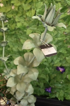 Green Stacked Flower Garden Stake