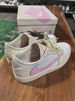 Air Jordan 1 Retro Low Original SP Travis Scott Shy Pink • Pre-Owned [4373] - view 3