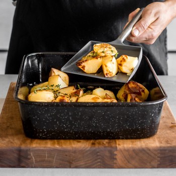 MASTERCLASS VITREOUS ENAMEL ROASTING TRAY  - LARGE
