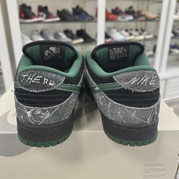 Nike SB Dunk Low There Skateboards • Pre-Owned [7915] - view 6