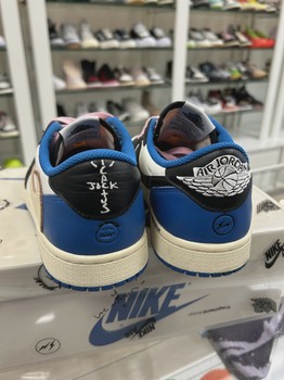 Air Jordan 1 Retro Low Original SP Fragment  x Travis Scott • Pre-Owned [7384] - photo 5