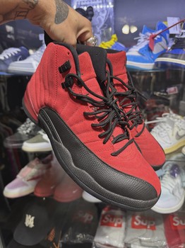 Jordan 12 Retro Reverse Flu Game • Pre-Owned [0528] - view 2