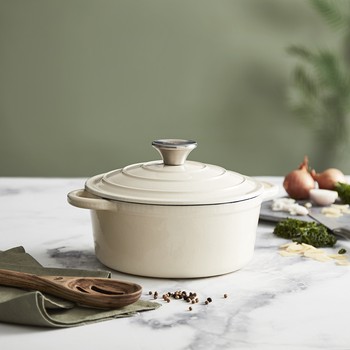 FOUNDRY 20CM CAST IRON CASSEROLE - CREAM