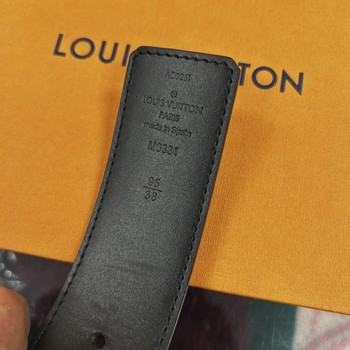 Louis Vuitton Spray LV Initiales 40MM Reversible Belt (fits 30-32) • Pre-Owned [8433] - view 4