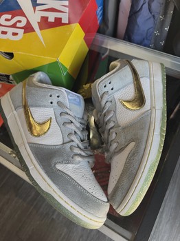 Nike SB Dunk Low Sean Cliver • Pre-Owned [8208] - view 2