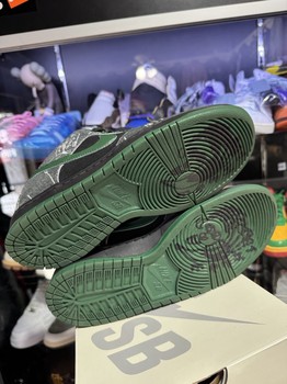 Nike SB Dunk Low There Skateboards • Pre-Owned [1742] - photo 1