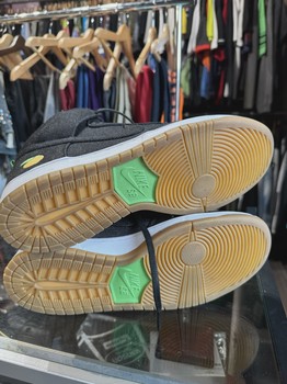 Nike SB Dunk High Momofuku • Pre-Owned [8921] - view 3