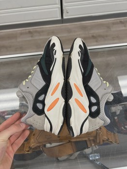 adidas Yeezy Boost 700 Wave Runner NO BOX • Pre-Owned [2343] - view 3