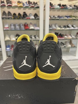 Air Jordan 4 Retro Thunder (2023) (Grade School) • Pre-Owned [4425] - view 4