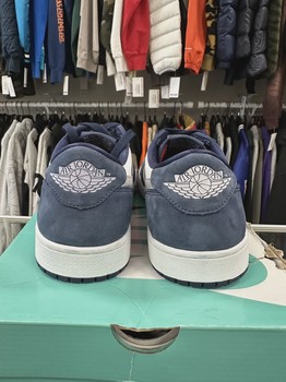 Jordan 1 Low SB Midnight Navy • Brand New [0838] - view 4