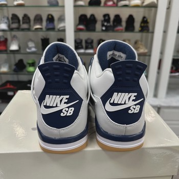 Air Jordan 4 Retro SB Navy • Pre-Owned [1442] - view 4