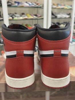 Air Jordan 1 High Black Toe Reimagined • Pre-Owned [4606] - photo 5