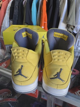 Air Jordan 4 Retro Lightning (2021) • Pre-Owned [2987] - view 3
