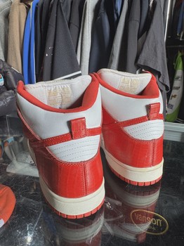 Nike Dunk High Pro SB Supreme Red Stars No Box • Pre-Owned [4184] - view 3