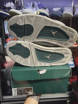 Air Jordan 4 Retro Oxidized Green • Pre-Owned [9044] - view 2