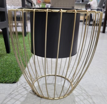 Metal Black & Gold Wire Planter