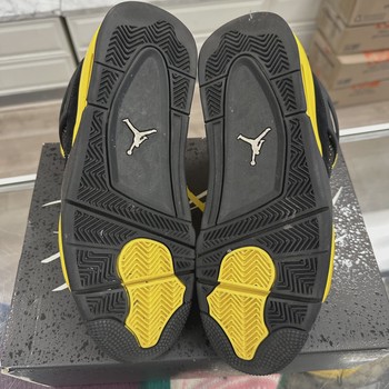 Air Jordan 4 Retro Thunder (2023) • Pre-Owned [8598] - view 7