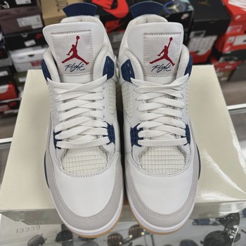 Air Jordan 4 Retro SB Navy • Pre-Owned [3686] - view 4