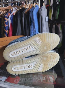Louis Vuitton Trainer Denim 10.5 • Pre-Owned [3365] - view 3