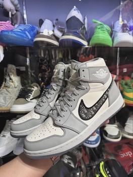 Air Jordan 1 Retro High Dior • Pre-Owned [8797] - view 3