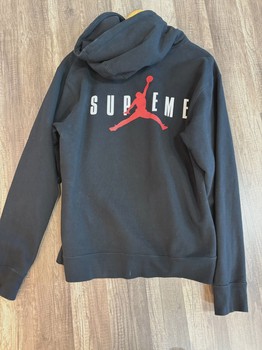 Supreme Jordan Black Hoodie • Pre-Owned [9117] - view 2
