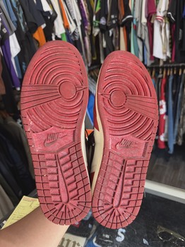 Air Jordan 1 Retro High Original Chicago Lost and Found • Pre-Owned [9791] - view 5