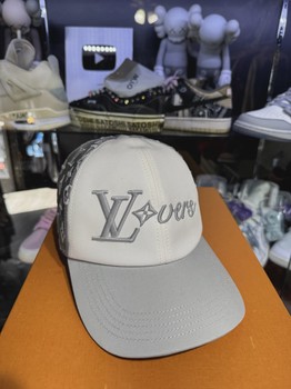 Louis Vuitton lovers Hat • Pre-Owned [5270] - view 3