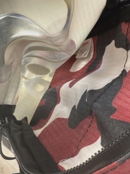Supreme Red Camo Sling • Pre-Owned [1055] - view 2