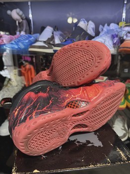 Nike Air Foamposite One Stranger Things • Pre-Owned [8477] - view 2