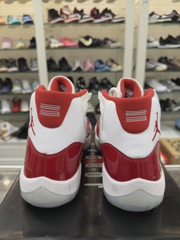 Air Jordan 11 Retro Cherry (2022) • Pre-Owned [0056] - view 4