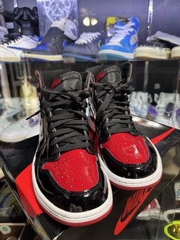 Jordan 1 Retro High OG Patent Bred • Pre-Owned [2484] - view 3