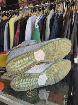 Nike SB Dunk Low Sean Cliver • Pre-Owned [8208] - view 4