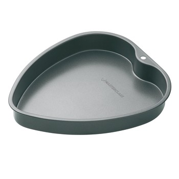 MASTERCLASS NON STICK HEART CAKE TIN