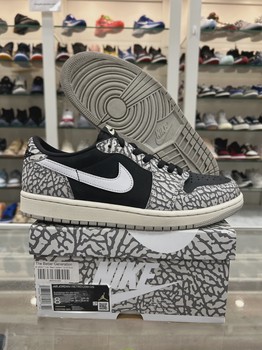 Air Jordan 1 Retro Low Original Black Cement • Pre-Owned [5519] - photo 1