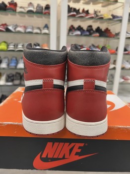 Air Jordan 1 Retro High Original Chicago Lost and Found • Pre-Owned [8200] - view 4