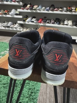 Louis Vuitton LV Monogram Bred size 8.5LV • Pre-Owned [7424] - view 3