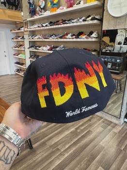 Supreme Fitted Box Logo Navy 7 5/8 • Brand New [8397] - view 2