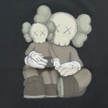 KAWS x Uniqlo UT Short Sleeve Graphic T-shirt Black • Pre-Owned [7505] - view 2