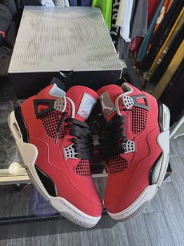Air Jordan 4 Retro Toro Bravo (2026) • Pre-Owned [5373] - view 2