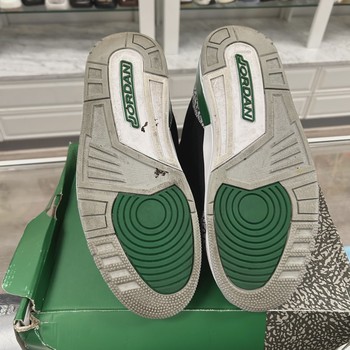 Air Jordan 3 Retro Pine Green • Pre-Owned [1978] - view 4