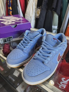 Nike SB Dunk Low Philadelphia Phillies • Pre-Owned [2285] - view 2