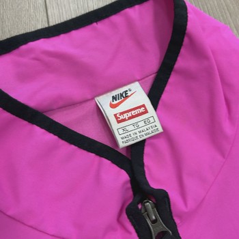Supreme Nike Trail Running Jacket in Pink. • Pre-Owned [4893] - view 5